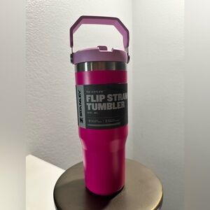 BNWT Stanley 30oz Ice Flow Flip Straw Tumbler